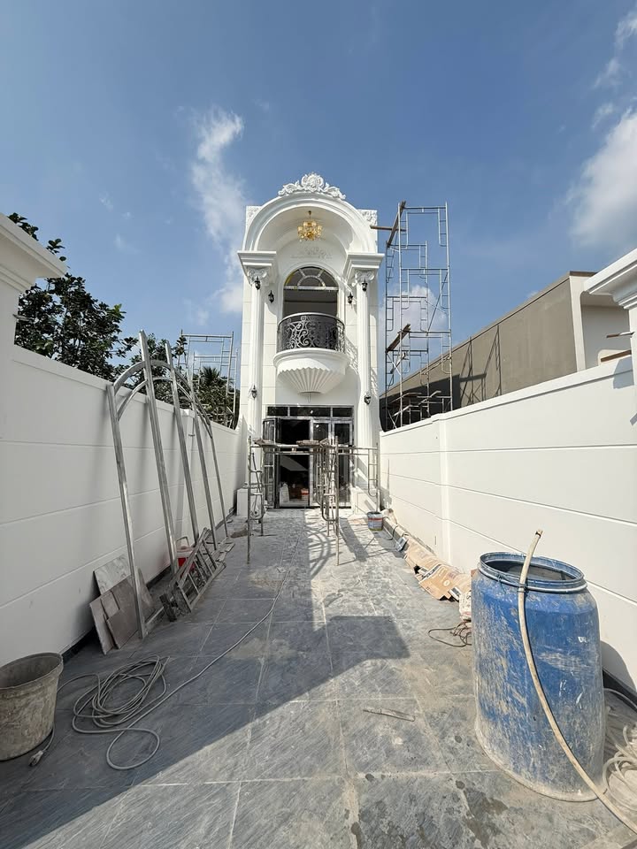 Nhà Tân Cổ Điển 80m² Phường 5 Mỹ Tho giá 2 tỷ - Chốt ngay nhận nội thất