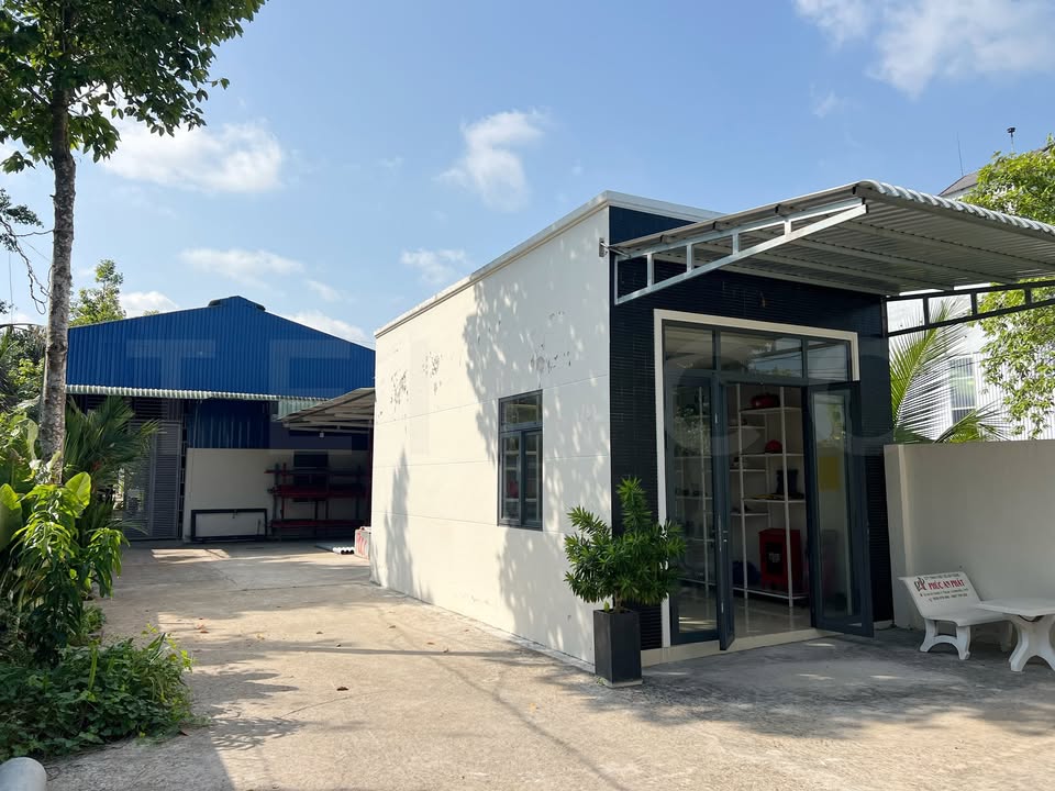 Cho thuê Warehouse 280m² mặt tiền Quốc Lộ 91B - Giá chỉ 9 triệu/tháng!