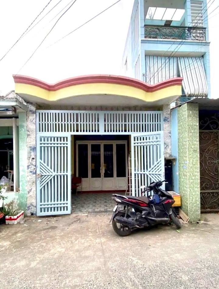 Nhà Bà Điểm Hóc Môn 100m² giá 4.2 tỷ - Sổ hồng riêng, thương lượng!