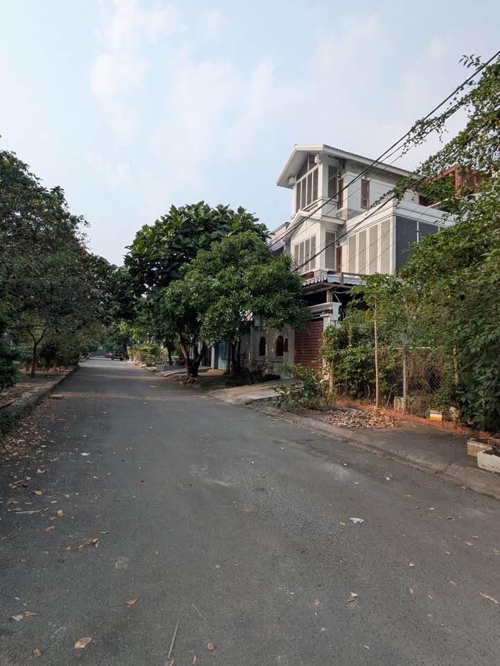 Đất nền Hiệp Bình Chánh Thủ Đức 185m² giá 24 tỷ - Lô góc 2 mặt tiền cực đẹp!