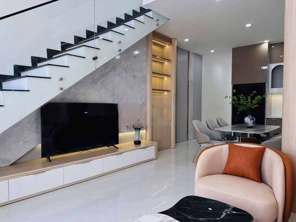 Bán nhà mặt tiền Phạm Thế Hiển, Quận 8, 80m² giá 8 tỷ - Sổ hồng riêng!