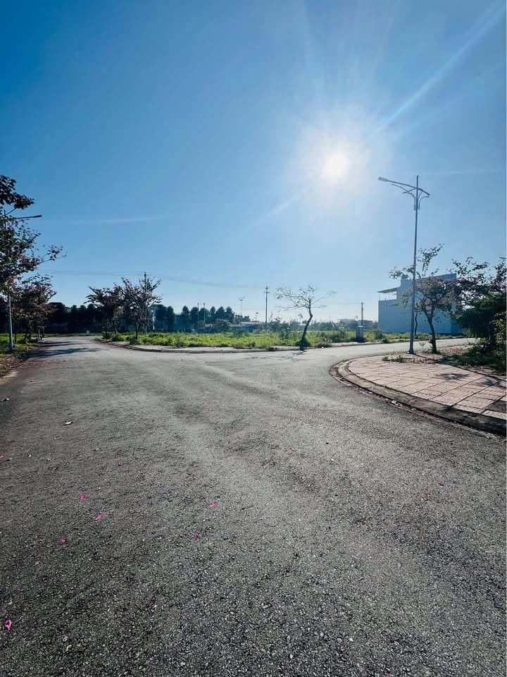 Đất nền KDC Tây Bàu Giang, Quảng Ngãi - Diện tích 100m², Giá 1 tỷ - Cơ hội đầu tư hấp dẫn!