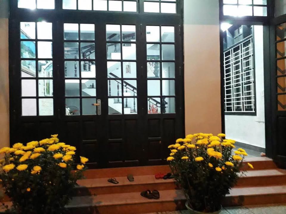 Nhà 2 tầng mặt tiền Lê Thánh Tôn, TP Huế 144m² giá 10 tỷ - Đầu tư sinh lời cực tốt!