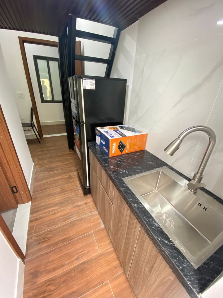 Phòng trọ cao cấp tại 267 Phạm Văn Đồng, 12m² giá chỉ 2.8 triệu/tháng - Nhà xe rộng rãi, an ninh 24/7!