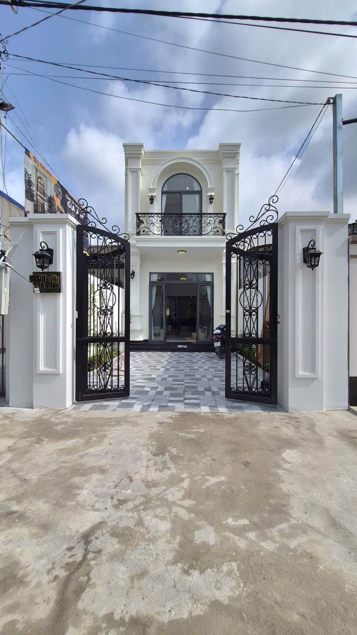 Nhà phố Phường Long Hoa, Tây Ninh 142m² giá 2.585 tỷ - Thiết kế Tân Cổ Điển sang trọng