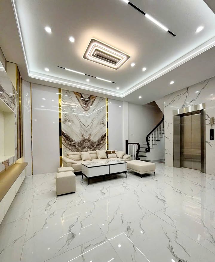 Nhà 5 tầng mặt tiền 7m phố Bạch Mai 35m² giá nhỉnh 10 tỷ - Sẵn sàng vào ở!