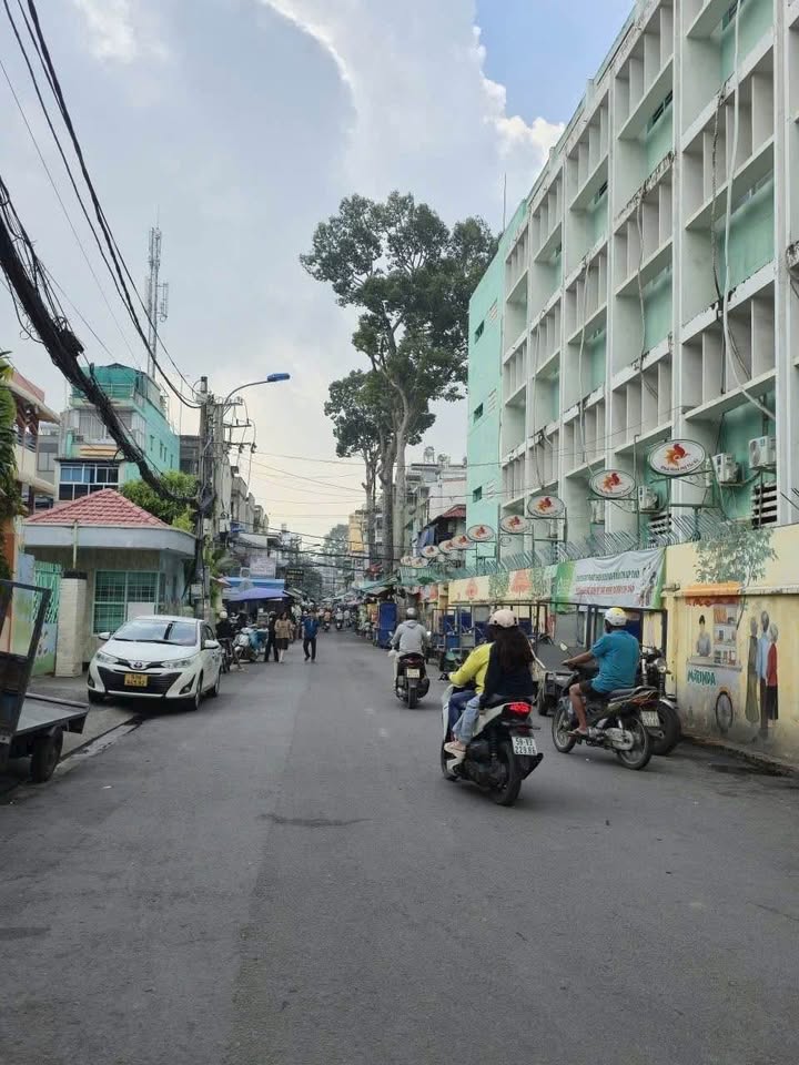 Nhà phố tại Quận 10 - 44m² giá 8.5 tỷ - Kinh doanh sầm uất gần chợ hoa!