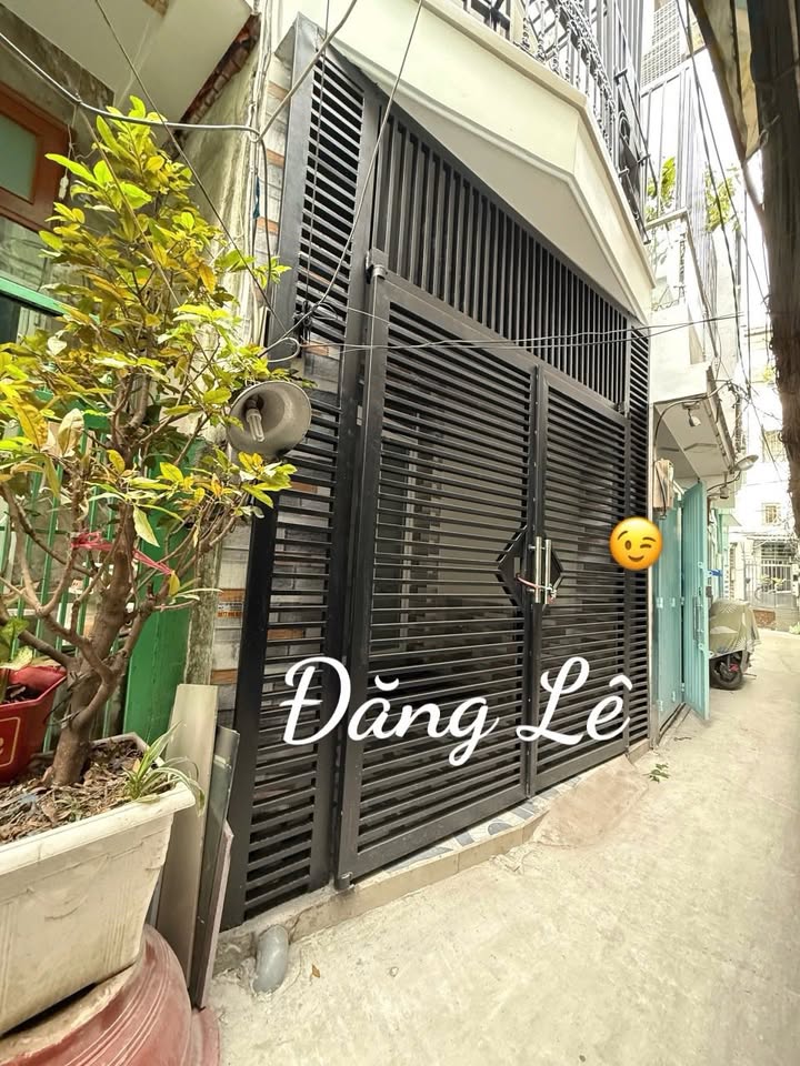 Nhà 4 Tầng 111m² Quận 7 giá 4.95 tỷ - Sổ hồng chính chủ, thương lượng ngay!