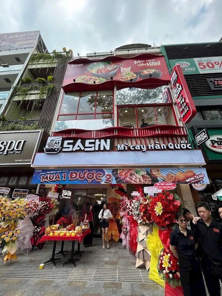 Nhà mặt tiền Nguyễn Thái Học, Quận 1, 130m², Kinh doanh sầm uất