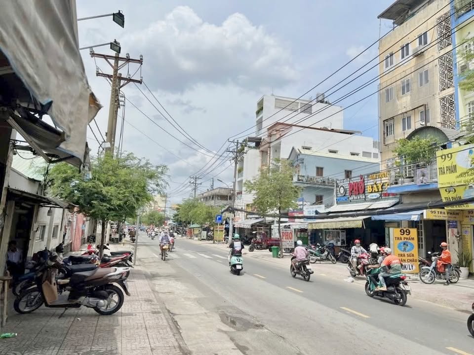 FrontHouse Phạm Thế Hiển Quận 8 235m² giá 17 tỷ - Mặt tiền đẹp, giao dịch ngay!