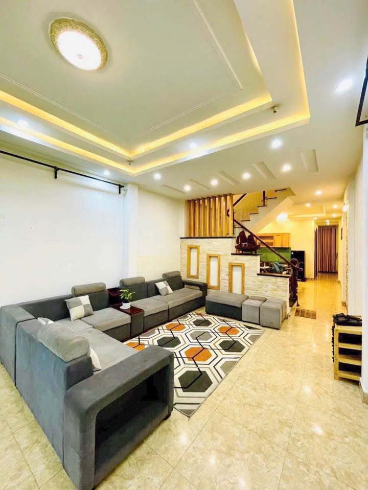 Nhà Phố Mặt Tiền Đường Phù Đổng Thiên Vương, Đà Lạt - Diện tích 73m², Giá 15 tỷ - Đầu tư sinh lời ngay!