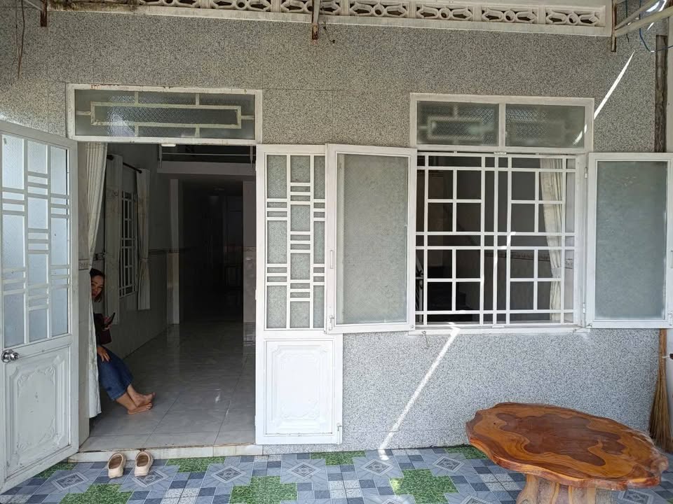 Nhà cấp 4 Liên Trì 2 Bình Kiến 85m² giá 650 triệu - Sẵn sàng vào ở ngay!