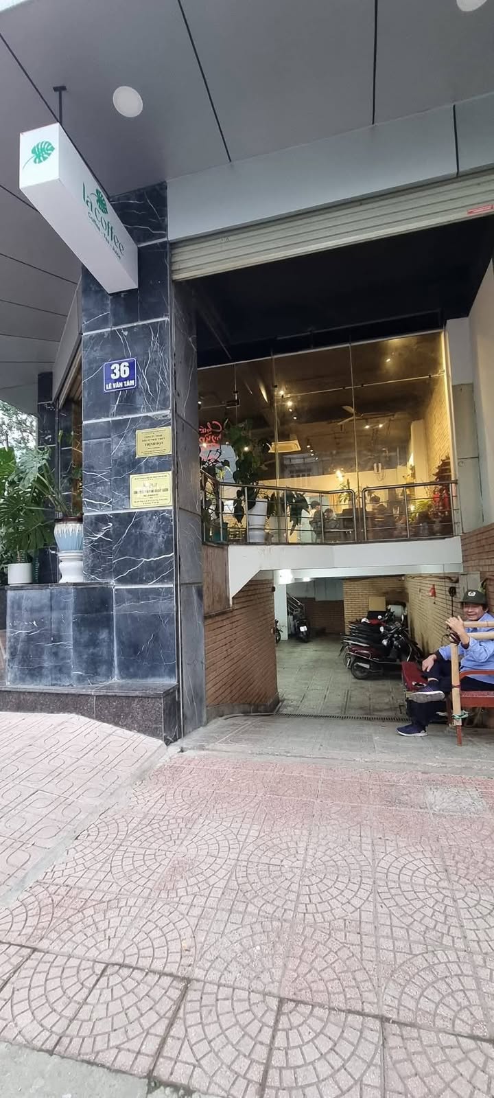 Cho thuê văn phòng tại phố Lê Văn Tám, Hà Đông 120m² giá chỉ 12 triệu - Văn phòng hiện đại, thoáng đẹp!