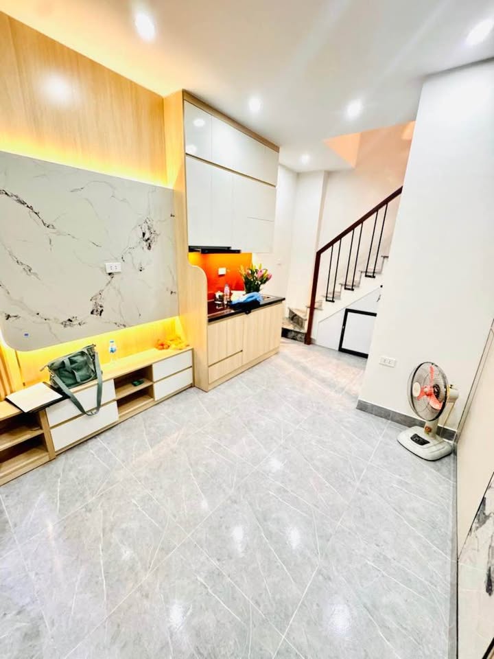 Nhà lô góc Đống Đa 15m² giá 4.95 tỷ - Kinh doanh nhỏ, dân trí cao