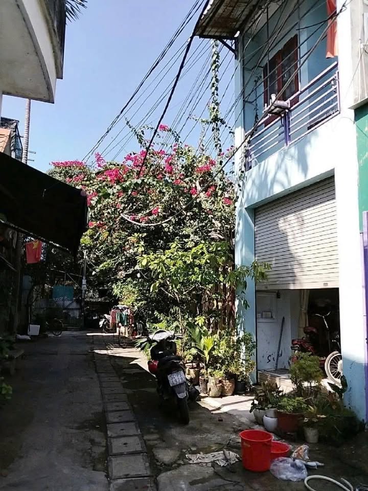 Nhà phố 2 tầng KP8 Hóc Môn 56m² giá 2.3 tỷ - Sổ hồng hoàn công