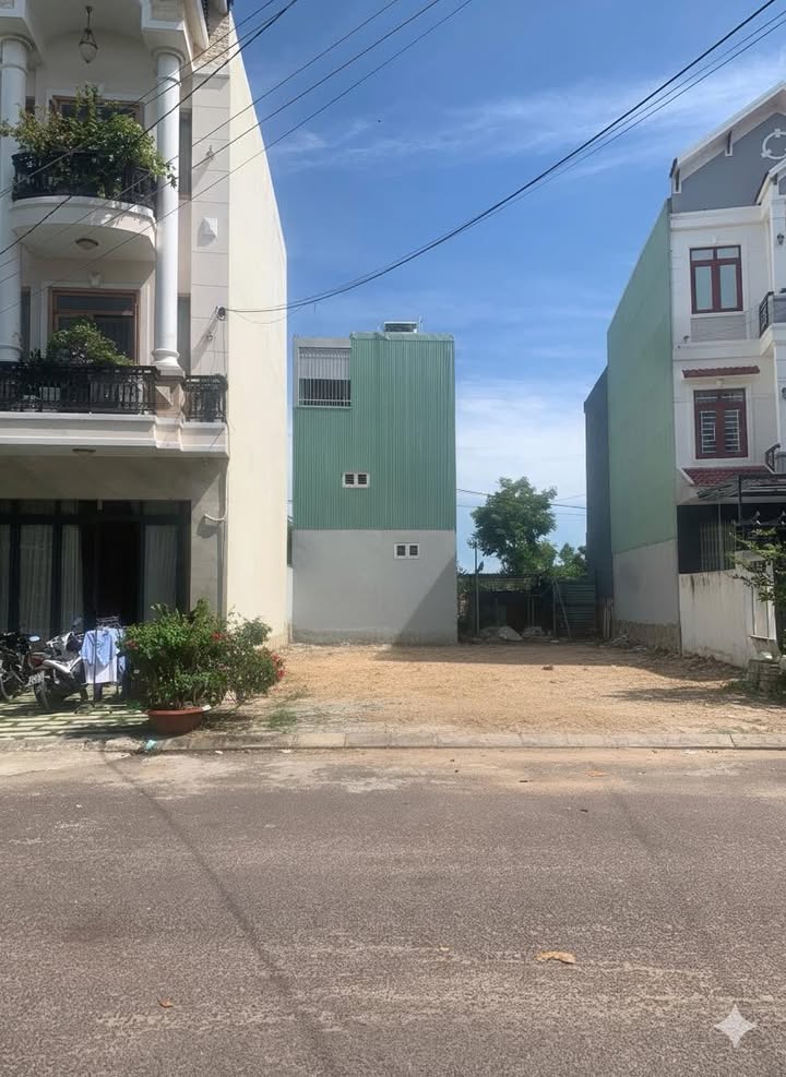 Đất nền mặt tiền đường Hoàng Văn Thái, Quy Nhơn 84m² giá 4.5 tỷ - Khu vực sầm uất, tiện kinh doanh!
