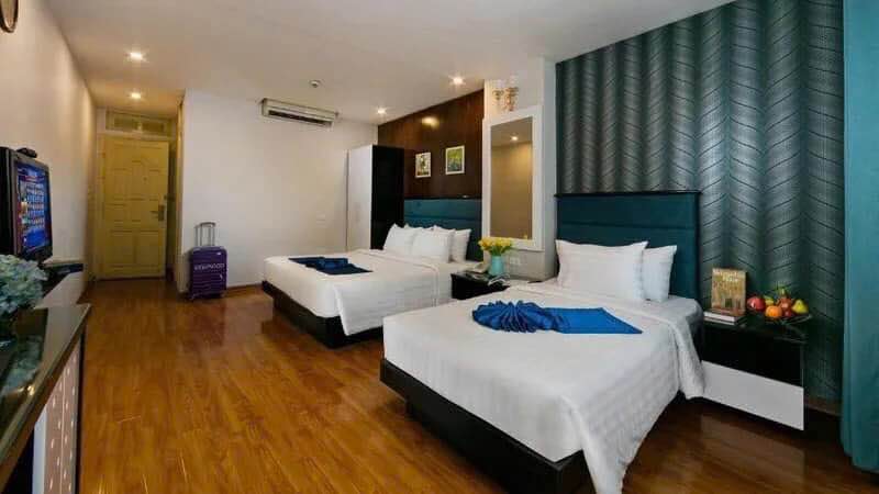 Khách sạn mặt phố Hàng Bè 79m² giá 77.6 tỷ - Đầu tư sinh lời đỉnh cao!