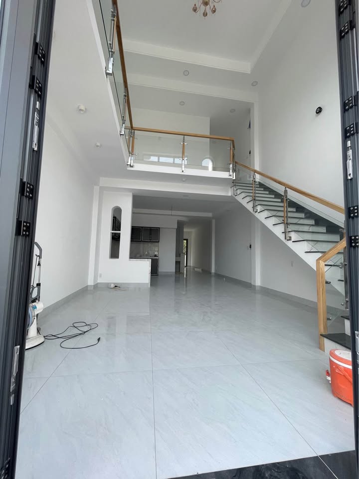 Nhà riêng ấp 3 An Viễn 100m² giá thỏa thuận - Thiết kế hiện đại, gần KCN