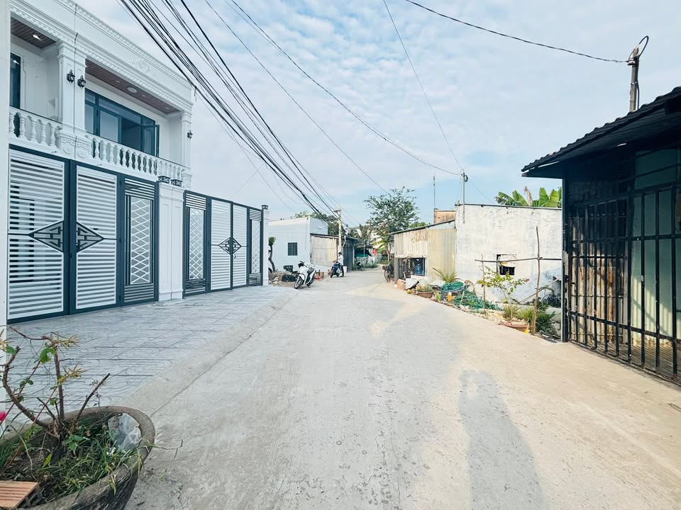 Nhà phố Tân Cổ Điển 88m² mặt tiền Vàm Trương giá 2.5 tỷ - Tặng nội thất cao cấp!