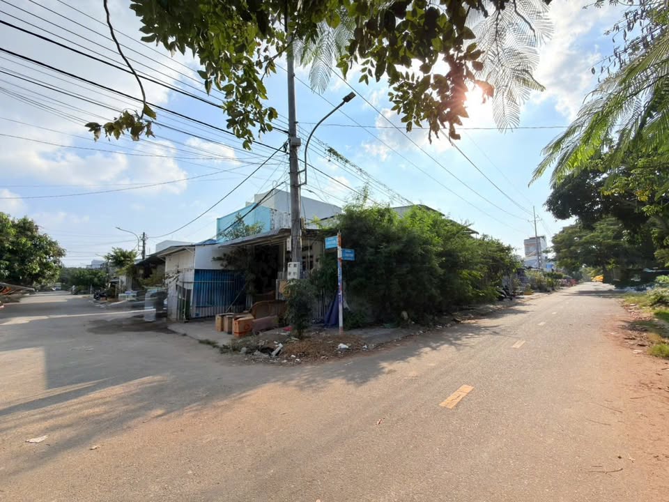 Đất nền góc 2 mặt tiền KDC Cầu Suối Rạch Giá 100m² giá 2.1 tỷ - Cơ hội đầu tư tuyệt vời!