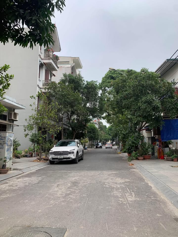 Đất phân lô Việt Hưng Long Biên 73m² giá 16 tỷ - Chủ bán nhanh!