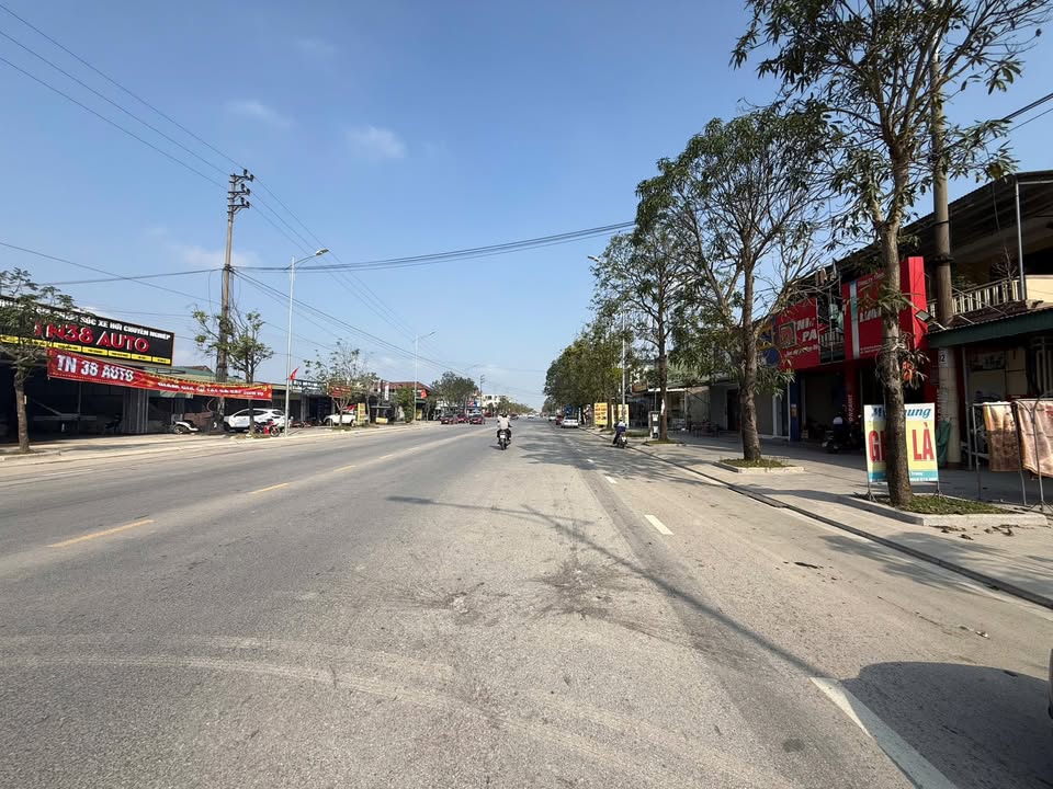 Bán Ốt Kinh Doanh Mặt Đường Quang Trung 90m² - Vị Trí Đẹp Mặt Tiền