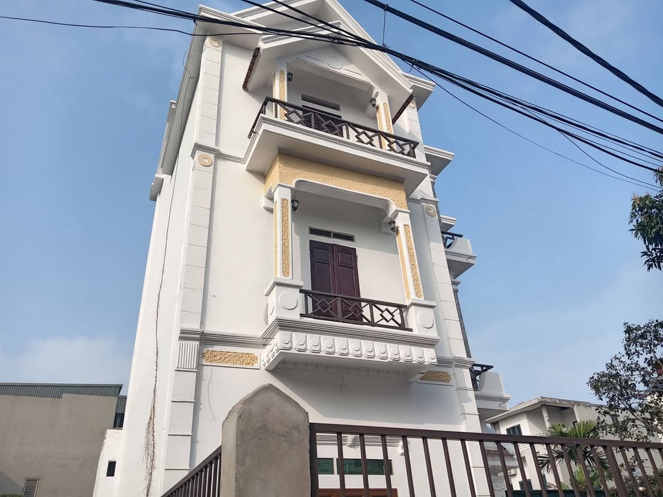 Nhà 3 tầng thôn Du Nguyên Khê 186m² giá 75 triệu - Đầy đủ công năng sử dụng!