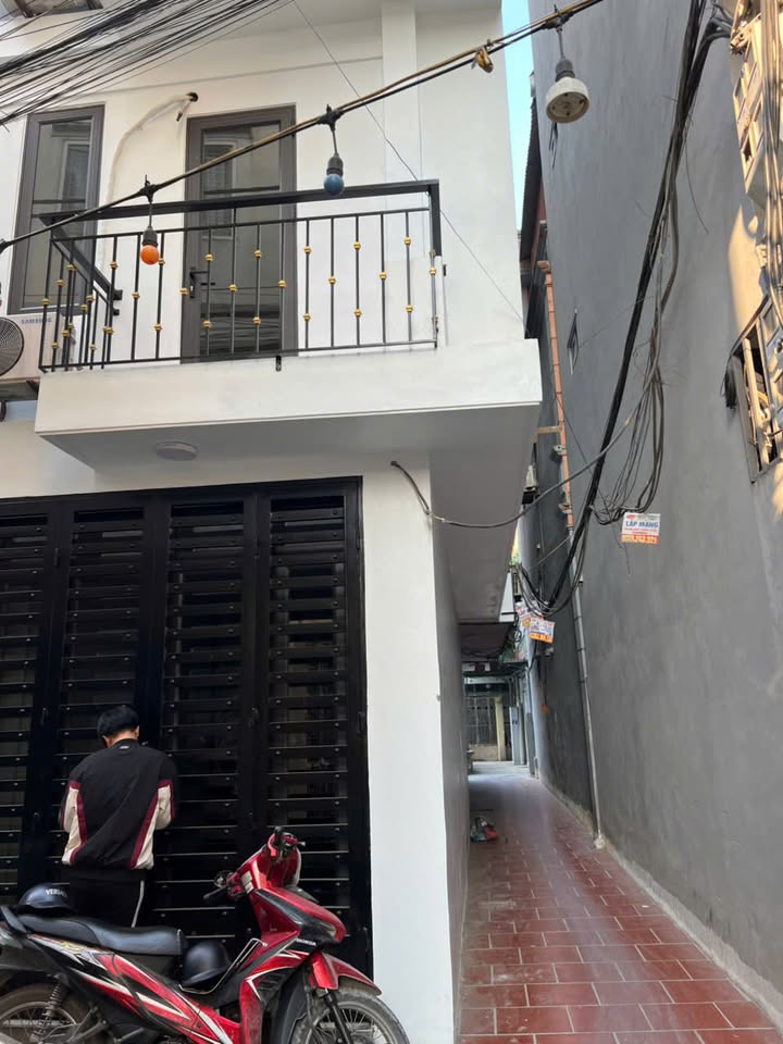 Nhà phố Lĩnh Nam 33m² giá 7 tỷ - Kết nối nội đô thuận tiện!