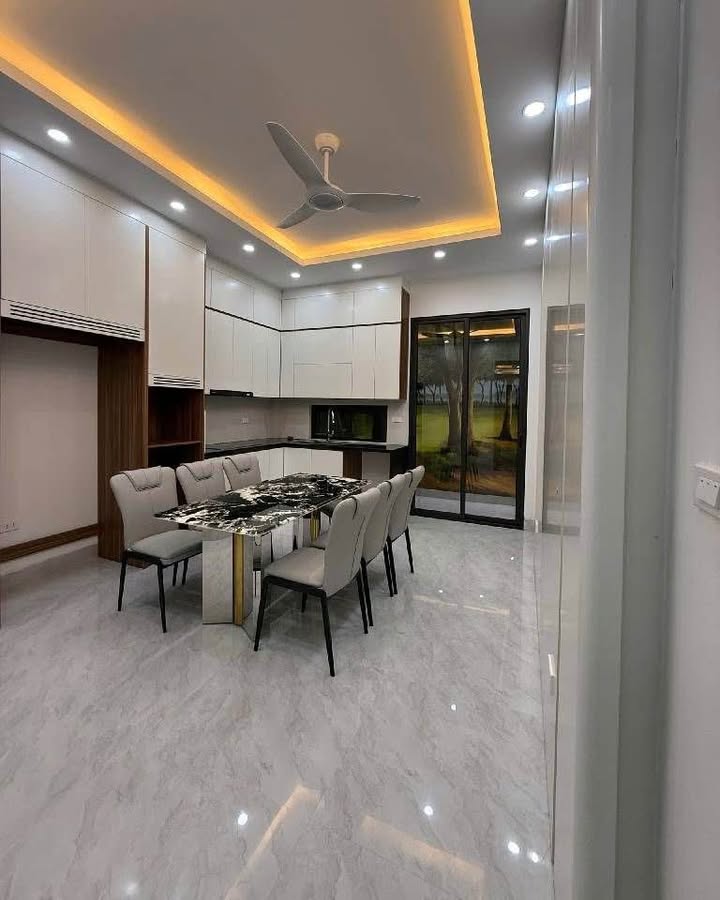 Nhà phố Lương Thế Vinh, 70m² giá 12.6 tỷ - Chính chủ bán gấp!