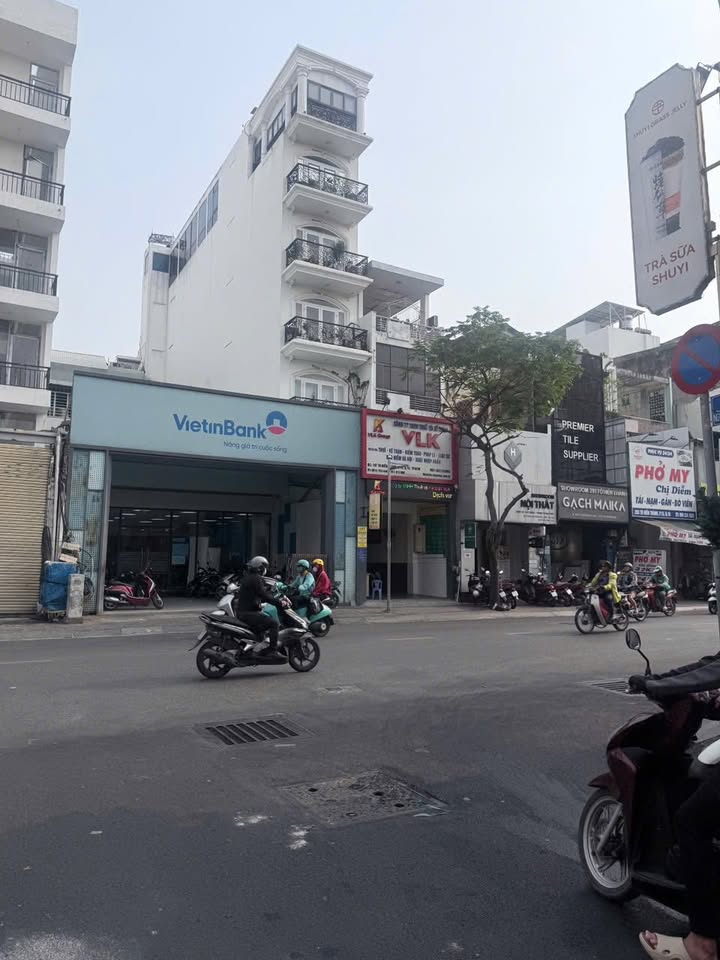 FrontHouse kinh doanh tại Quận 10, 50m² giá 11.99 tỷ - Vị trí đắc địa ngay chợ thuốc