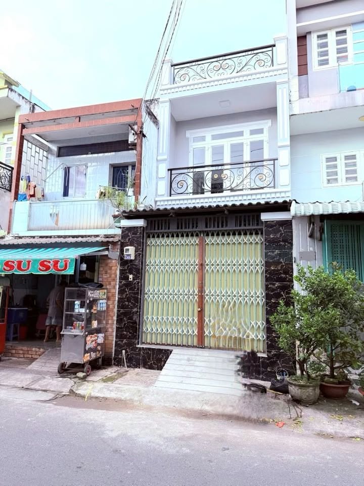 Nhà mặt tiền Bà Hom Quận 6, 42m² giá chỉ 6.4 tỷ - Đầu tư sinh lời ngay!