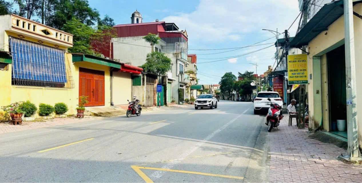 FrontHouse mặt đường QL 45 Đông Ninh 135m² giá 2.9 tỷ - Kinh doanh tấp nập!