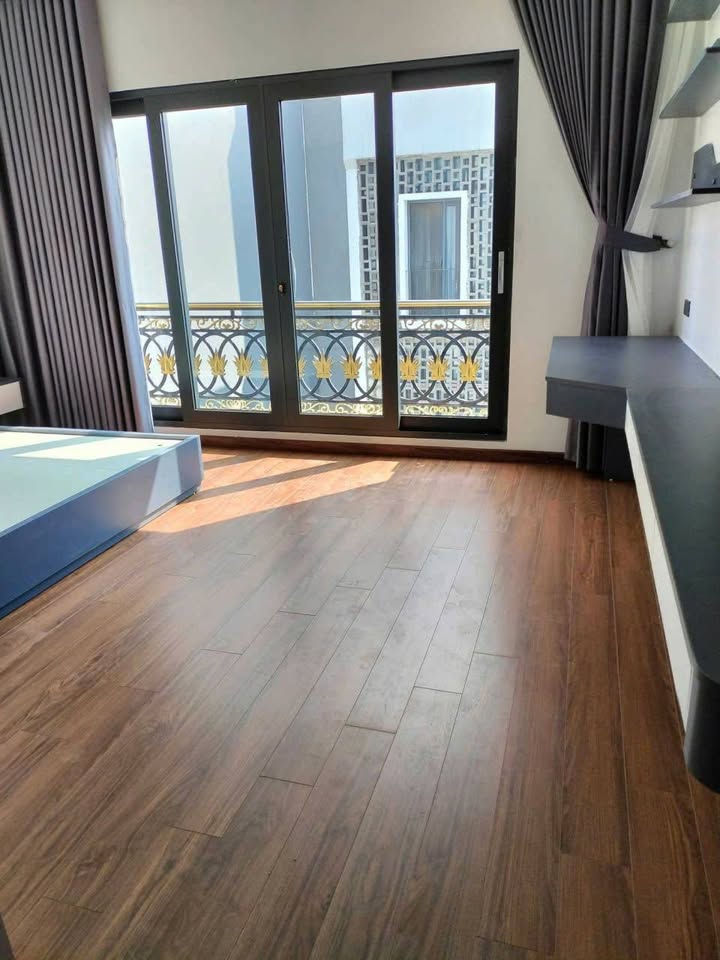 Nhà mặt phố Hữu Lê, 65m² giá 13 tỷ - Kinh doanh tốt, view sông thoáng mát!
