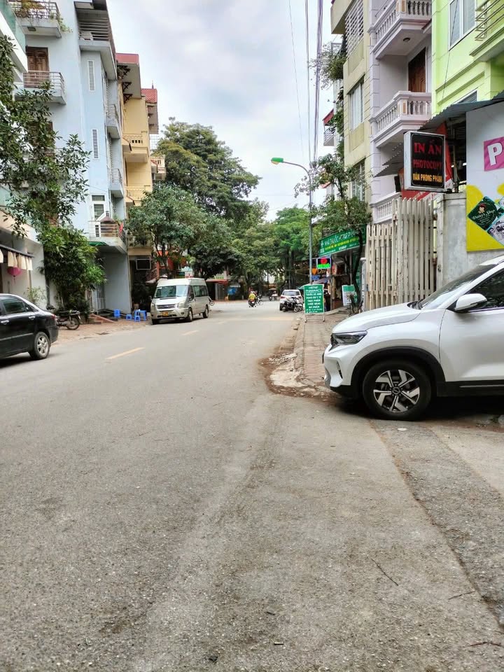 Nhà phố 4 tầng mặt tiền 6,8m tại Văn Quán - Giá chỉ 28 tỷ - Kinh doanh sầm uất!