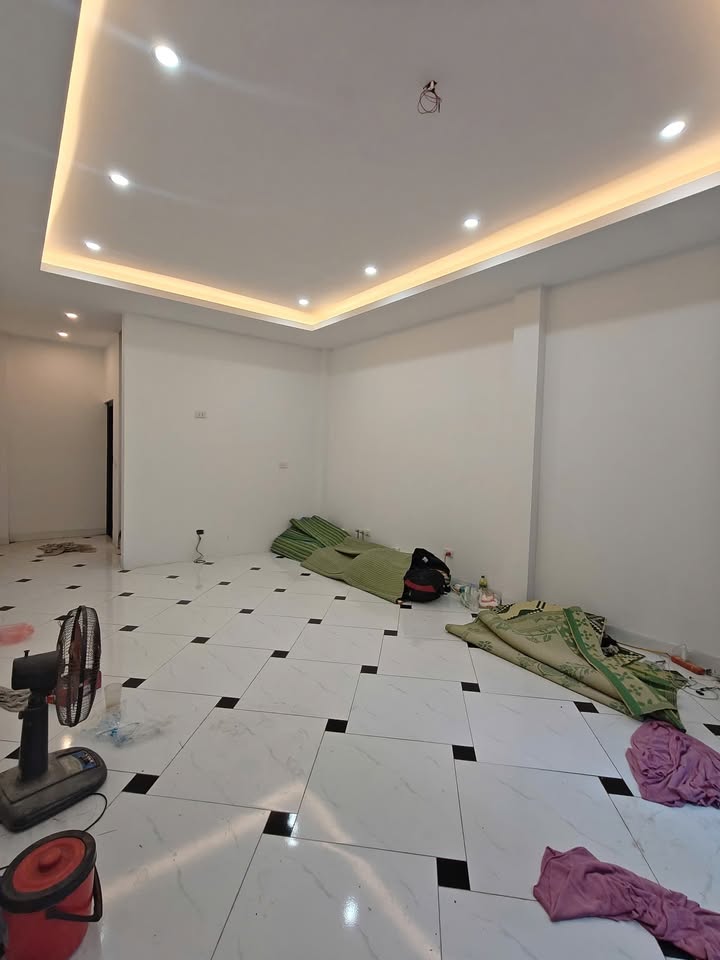 FrontHouse Liên Mạc Bắc Từ Liêm 40m² giá 6.2 tỷ - Ô tô lùi cửa thuận tiện!