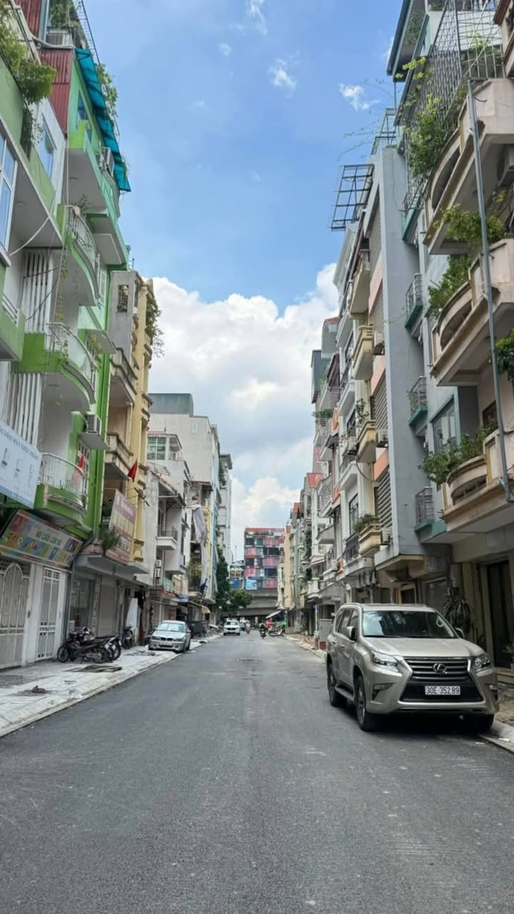 Nhà phố Nguyễn Xiển, Thanh Xuân 47m² giá 14 tỷ - Thang máy, ô tô tránh