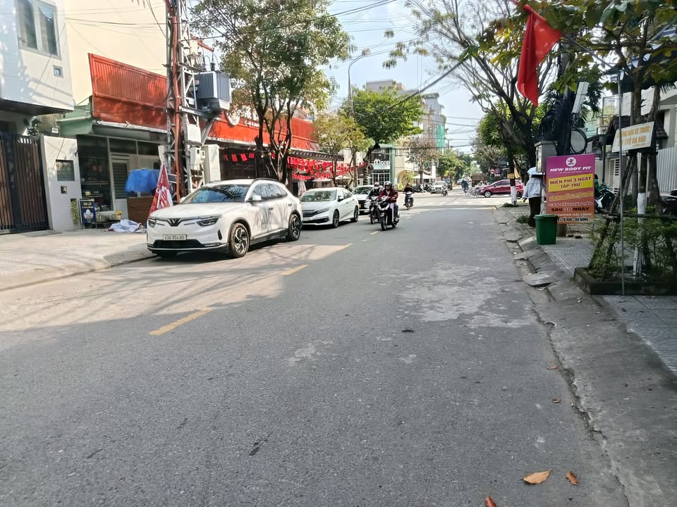 Nhà phố Hòa Cường Nam Đà Nẵng 98m² giá 11 tỷ - Kinh doanh sầm uất!