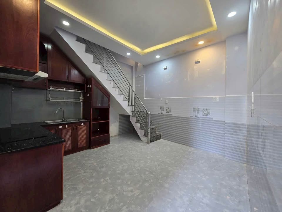 Nhà 4 lầu tại Âu Dương Lân, Quận 8, 16m² giá 2.88 tỷ - Chính chủ, sẵn sàng vào ở ngay!