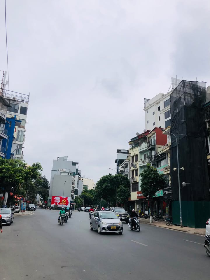 Bán nhà phố Kim Mã 47m² giá 13.75 tỷ - Nhà kiên cố, nội thất đẹp!