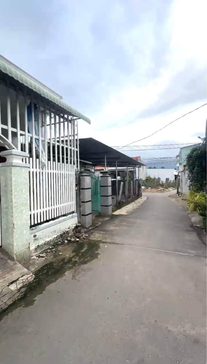 Nhà cấp 4 Vạn Bình 80m² giá 900 triệu - Chính chủ bán gấp!