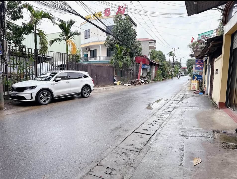 Nhà 2 tầng phố Cách Mạng Tháng 8, 188m² giá 2 tỷ - Đầu tư sinh lời!