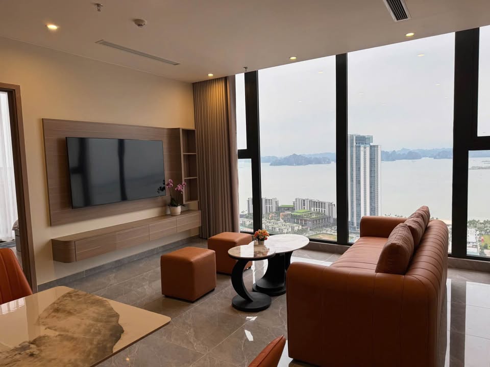 Căn hộ Icon 40 Hạ Long 93m² giá 5 tỷ - Full nội thất 5 sao, view biển tuyệt đẹp!