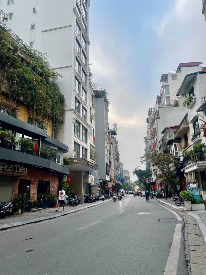 Nhà phố cổ Quận Ba Đình 37m² giá 13.9 tỷ - Lô góc mặt tiền quyền lực