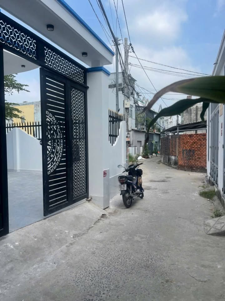 Nhà bán Khu dân cư Đặng Huỳnh, Cần Giuộc 108m² giá 2.7 tỷ - Nhà mới hoàn thiện!