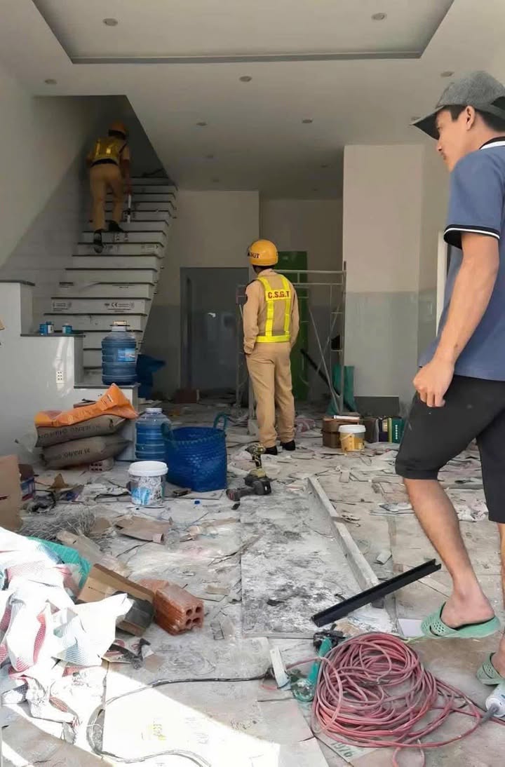 Nhà bán Quận 7 - Diện tích 19m², giá 2.7 tỷ - Vị trí yên tĩnh, dân trí cao!