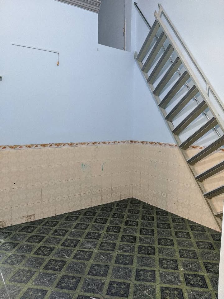 Nhà cho thuê nguyên căn Phú Tài, 1 phòng ngủ giá 1.2 triệu - Chính chủ, lối đi riêng!