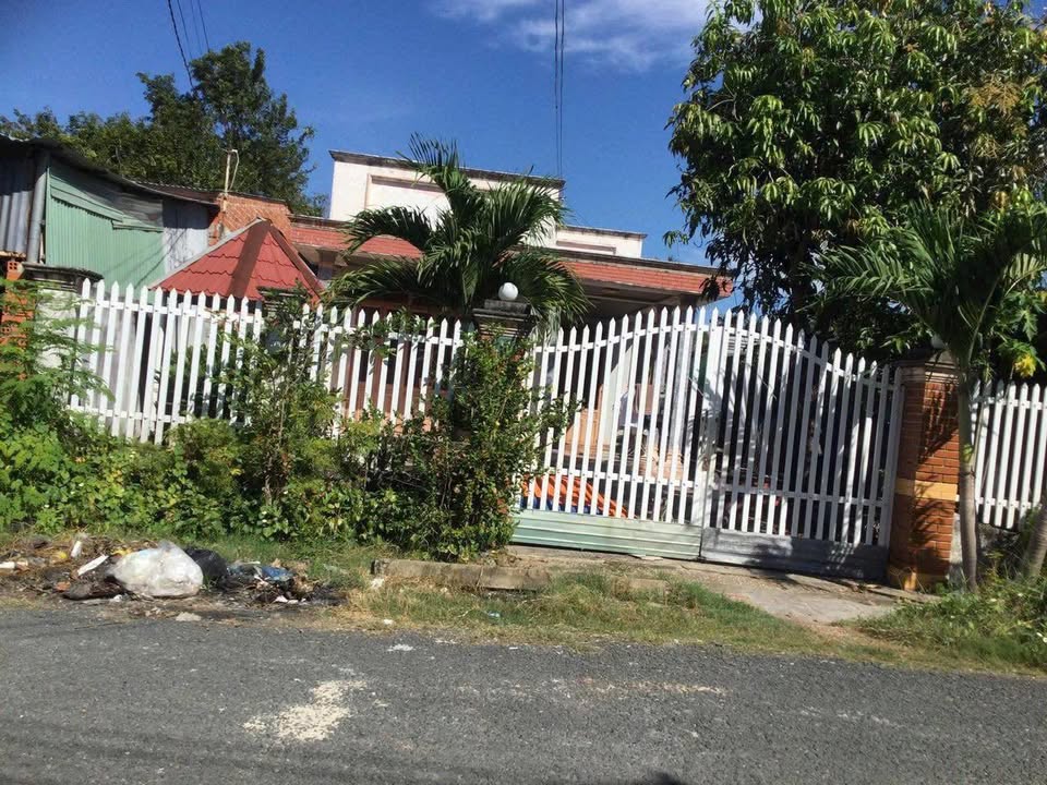 Nhà riêng hẻm Tôn Đức Thắng, Long Bình, Tây Ninh 297m² giá 1.55 tỷ - Bán gấp!