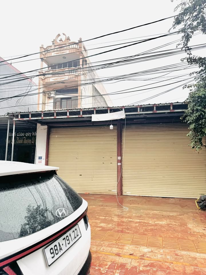 Nhà xưởng cho thuê tại đường 295B, Hồng Thái, 300m² - Mặt tiền rộng gần 10m