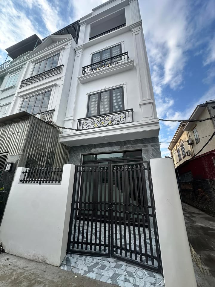 Nhà độc lập 4 tầng Đường Thiên Lôi, 55m² giá 4.5 tỷ - Hướng Đông Nam, sẵn sàng ở ngay!