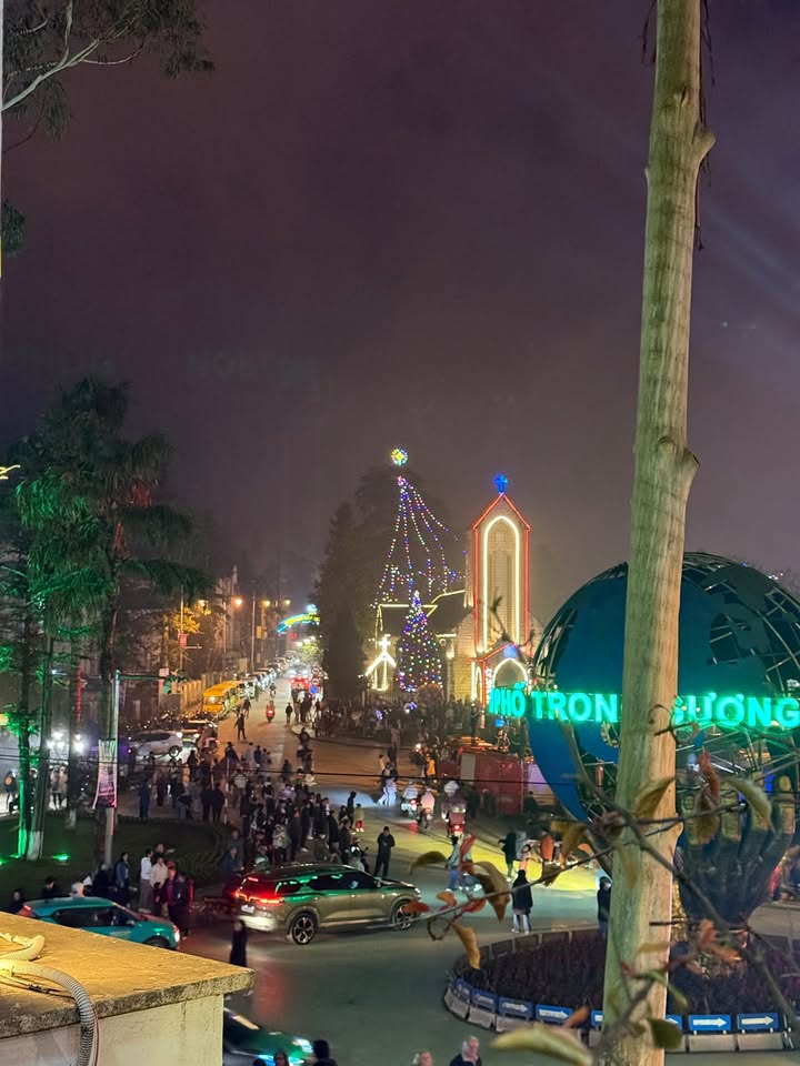 Đất nền phố đi bộ Sa Pa 300m² giá 30 tỷ - Pháp lý sổ hồng chính chủ!